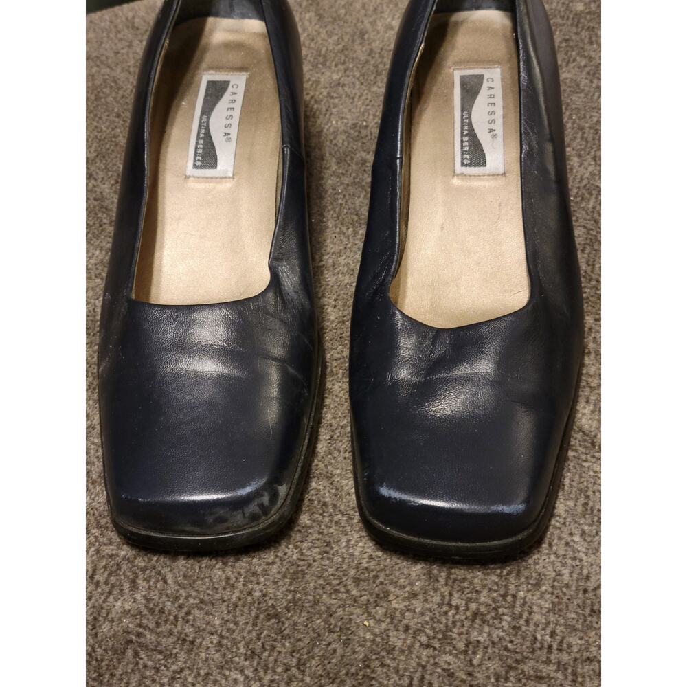 Women's shoe size 8.5 Caressa Ultima Series